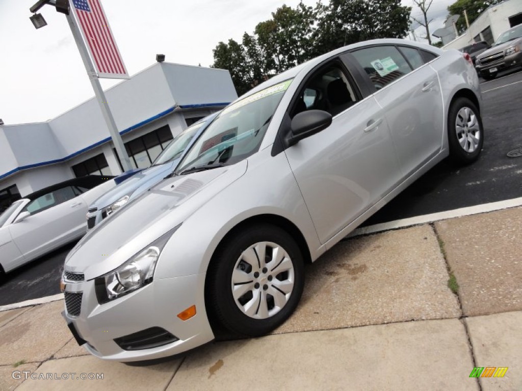 Silver Ice Metallic Chevrolet Cruze