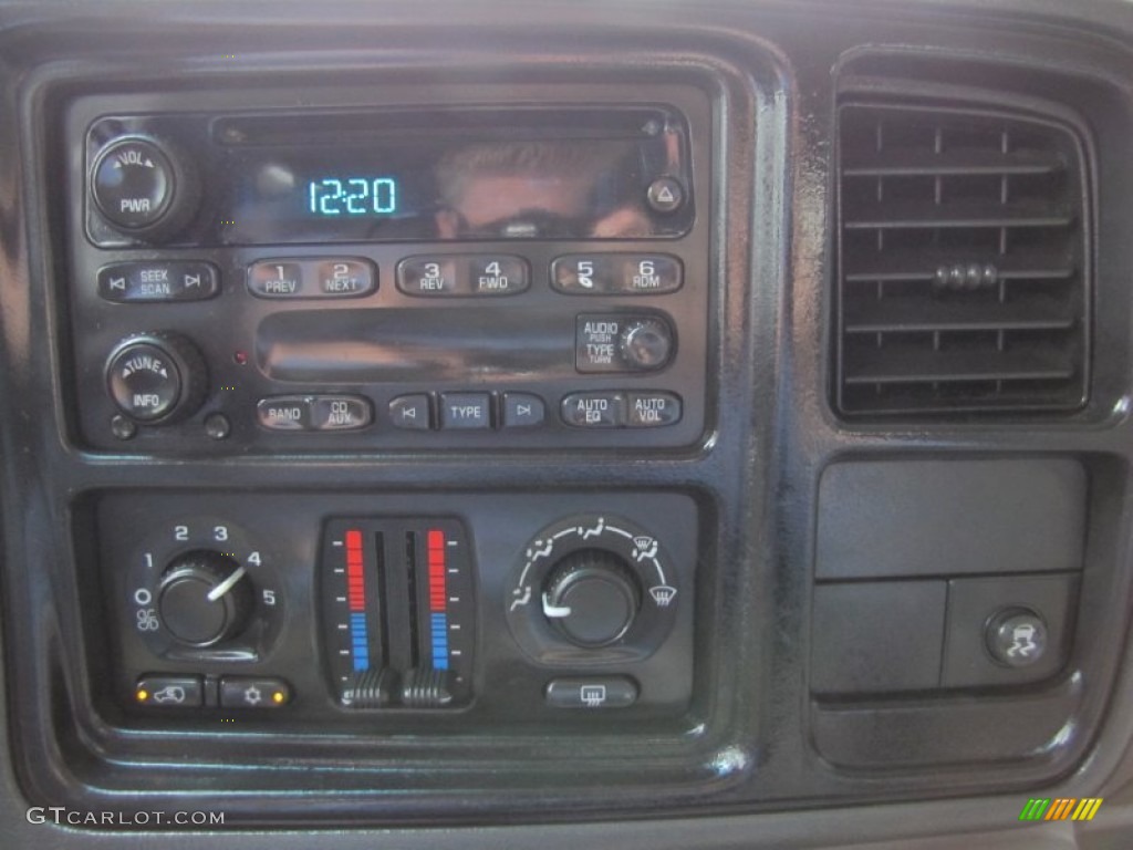 2006 Chevrolet Suburban LS 1500 4x4 Audio System Photo #53840592