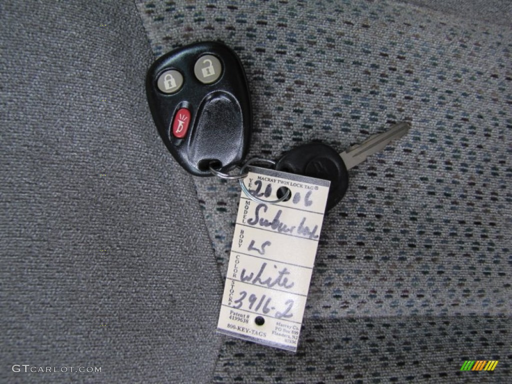 2006 Chevrolet Suburban LS 1500 4x4 Keys Photos