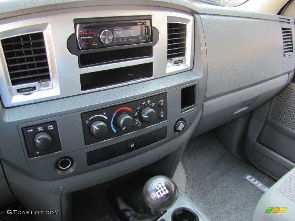 2007 Ram 3500 Big Horn Quad Cab 4x4 Dually - Bright Silver Metallic / Medium Slate Gray photo #13