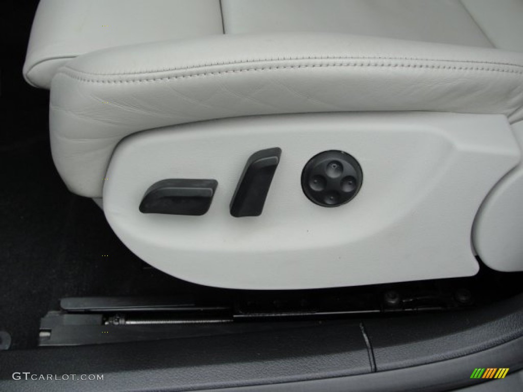 2004 Audi S4 4.2 quattro Sedan Controls Photo #53841981