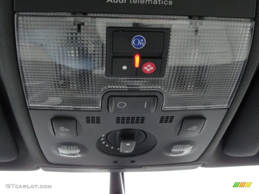 2004 Audi S4 4.2 quattro Sedan Controls Photo #53842020