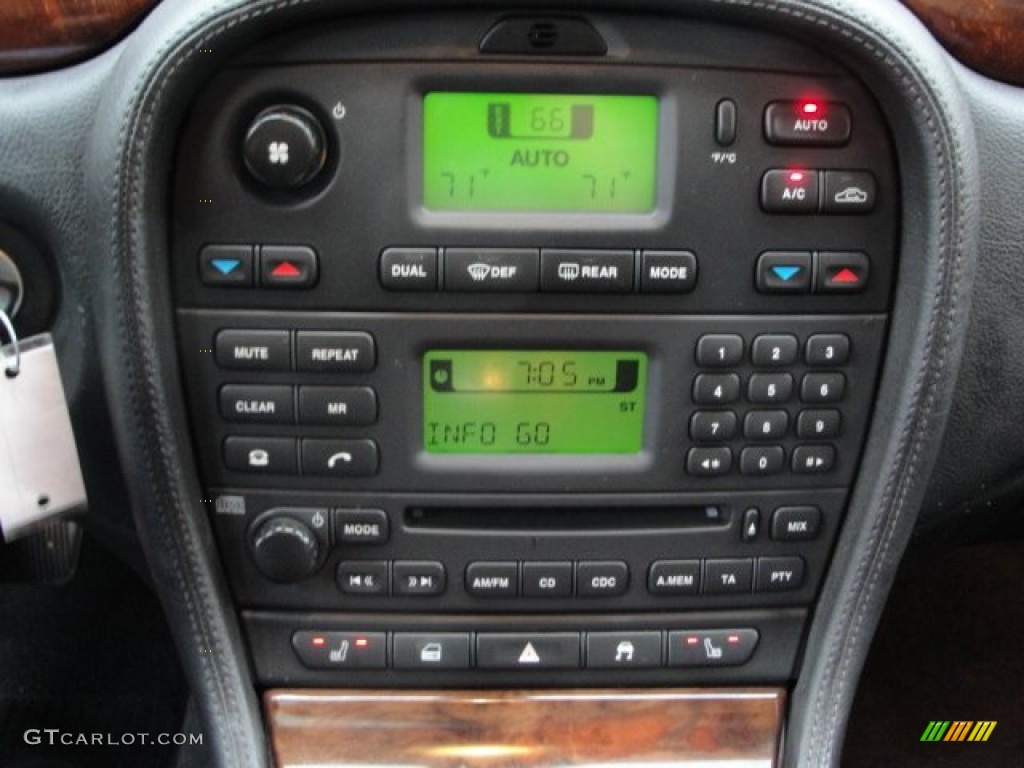 2007 Jaguar S-Type 3.0 Controls Photo #53842149