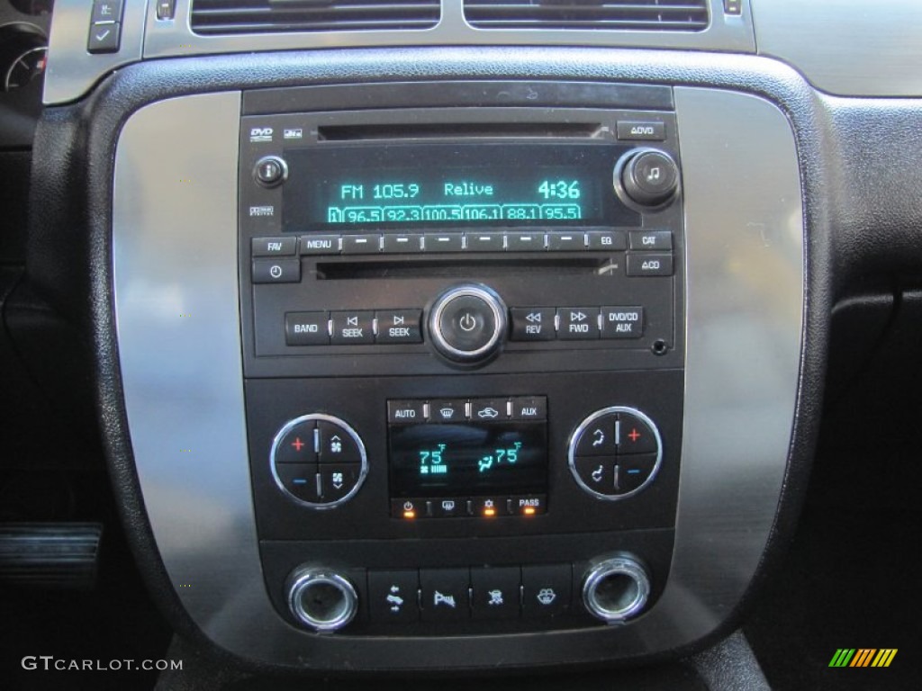 2007 Chevrolet Suburban 1500 Z71 4x4 Audio System Photo #53842419