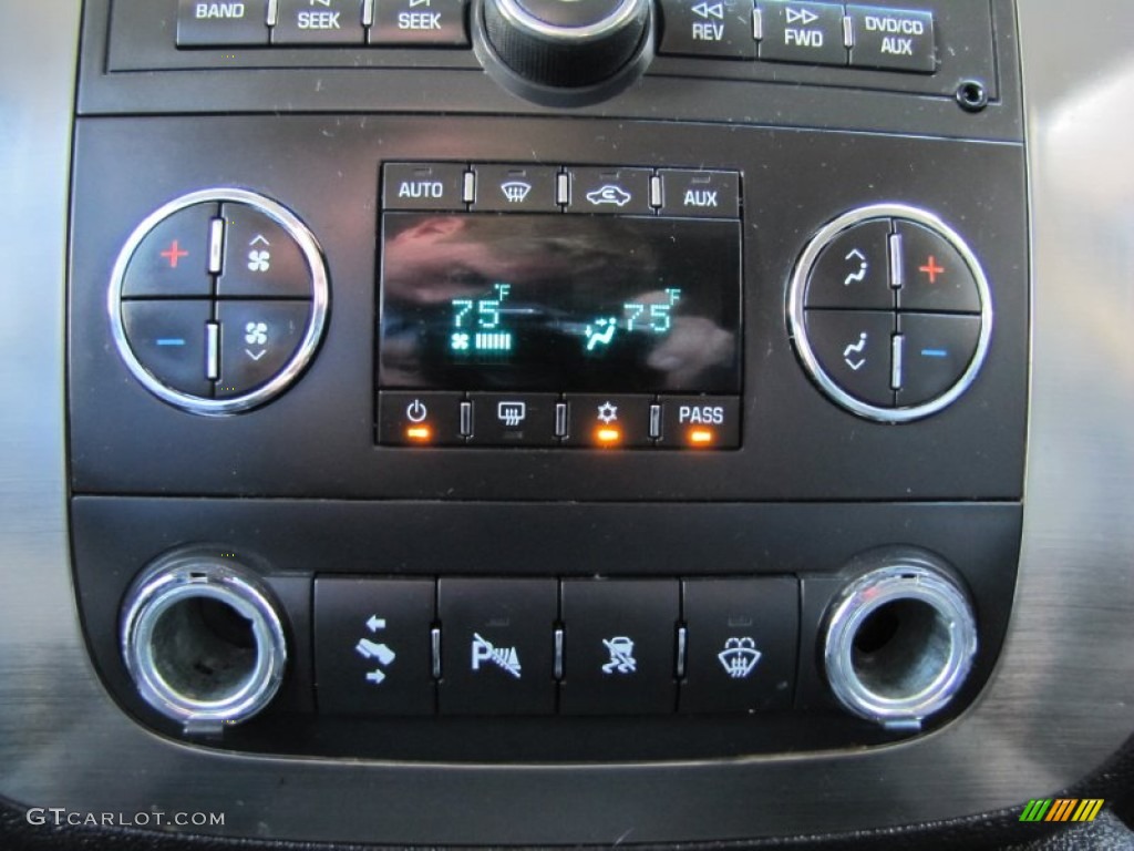 2007 Chevrolet Suburban 1500 Z71 4x4 Controls Photo #53842431