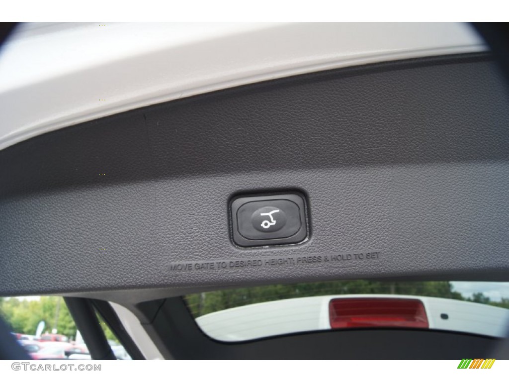 2012 Explorer XLT - White Platinum Tri-Coat / Medium Light Stone photo #18