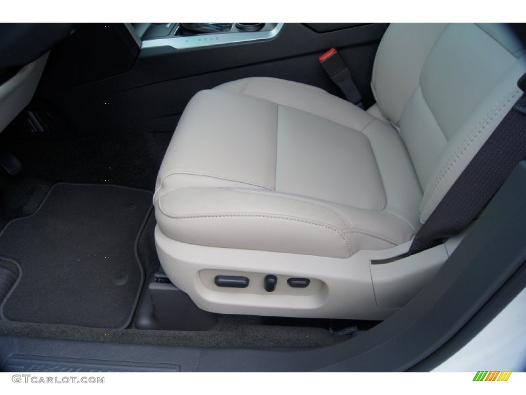 2012 Explorer XLT - White Platinum Tri-Coat / Medium Light Stone photo #23
