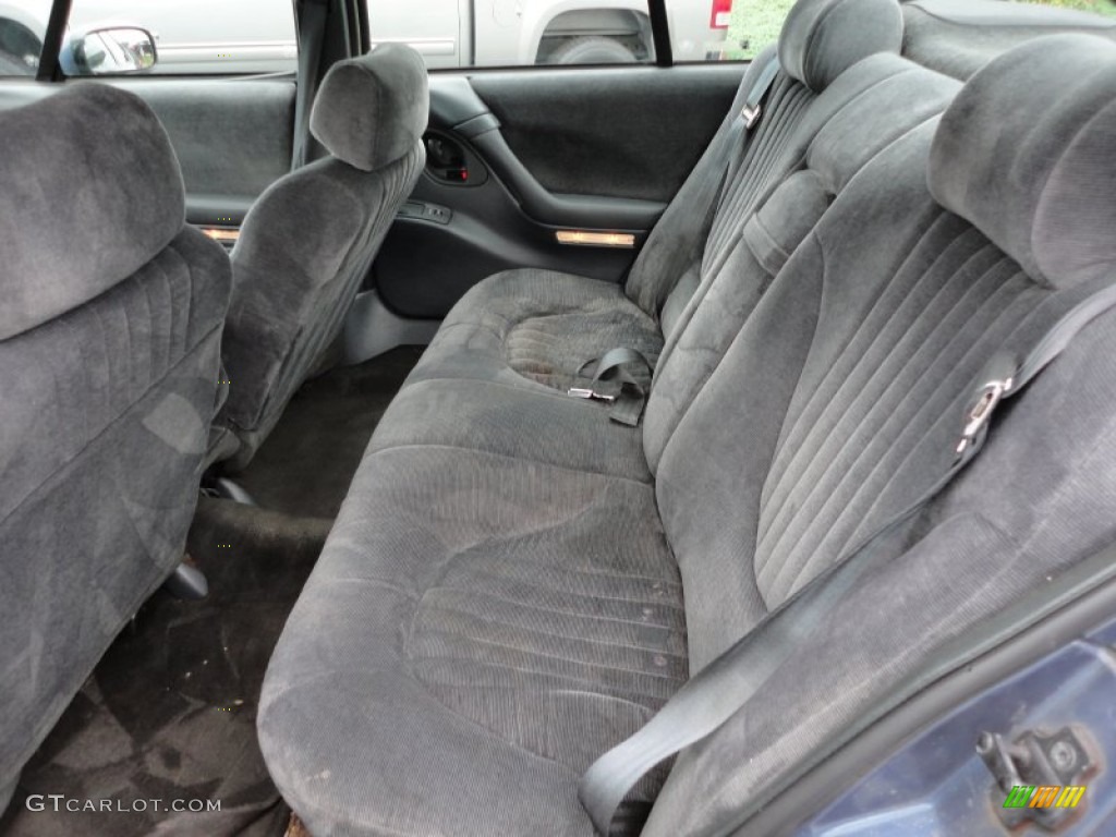 Gray Interior 1996 Pontiac Bonneville SE Photo #53846436