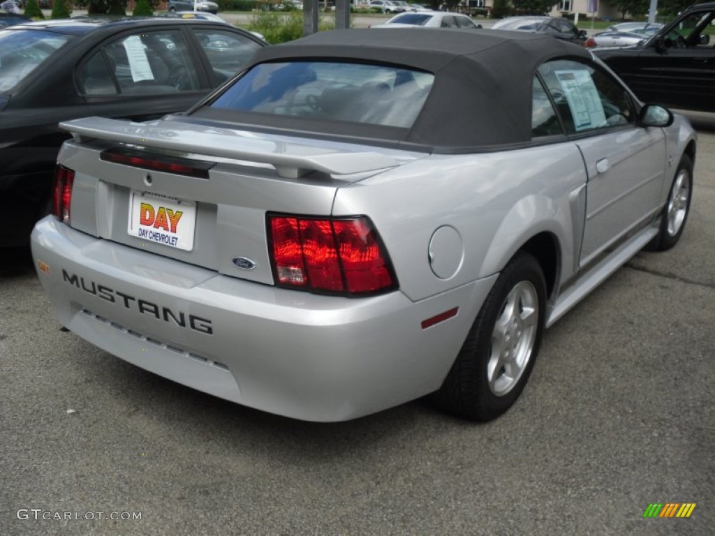 2002 Mustang V6 Convertible - Satin Silver Metallic / Dark Charcoal photo #4