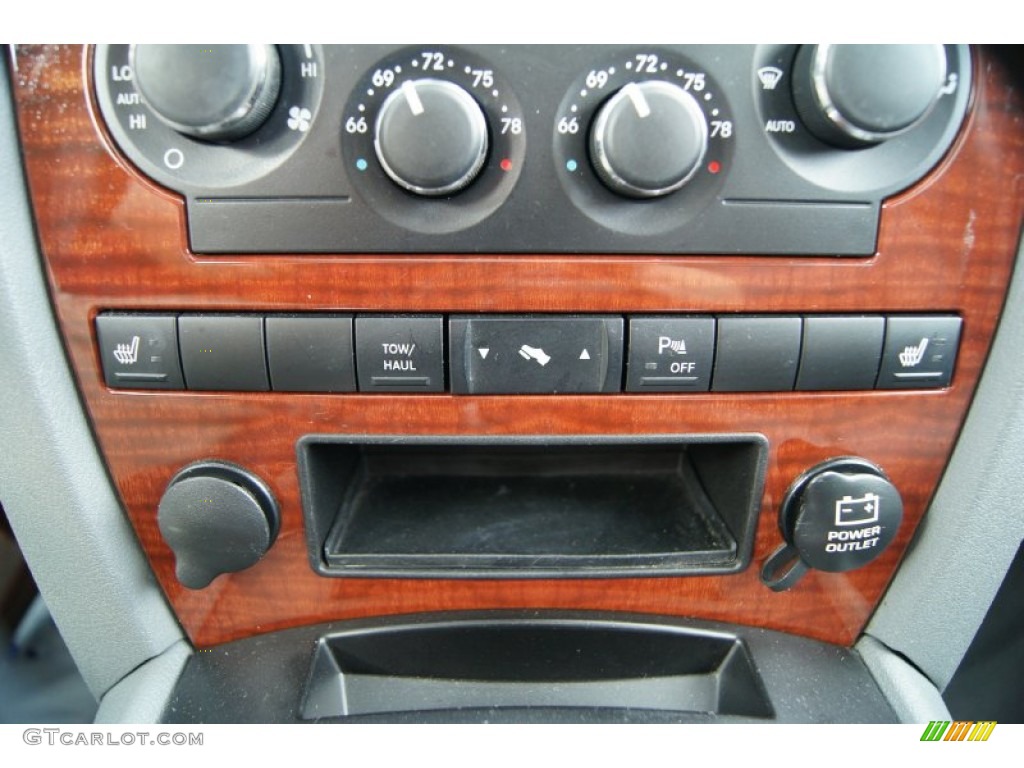 2005 Jeep Grand Cherokee Limited Controls Photo #53855160