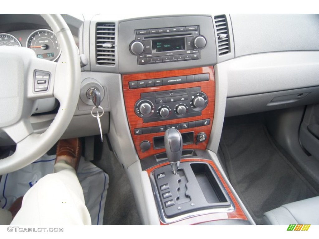 2005 Jeep Grand Cherokee Limited Controls Photo #53855178