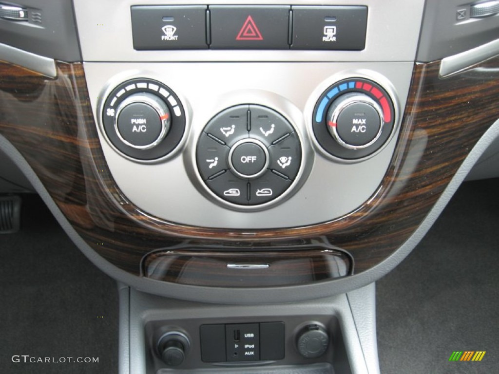 2012 Hyundai Santa Fe GLS AWD Controls Photo #53855511