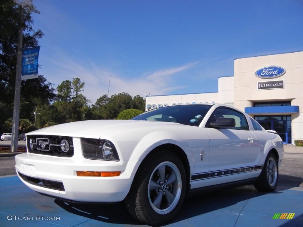 2006 Mustang V6 Premium Coupe - Performance White / Dark Charcoal photo #1