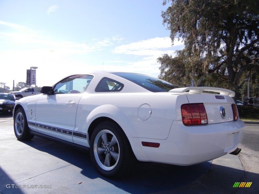 2006 Mustang V6 Premium Coupe - Performance White / Dark Charcoal photo #3