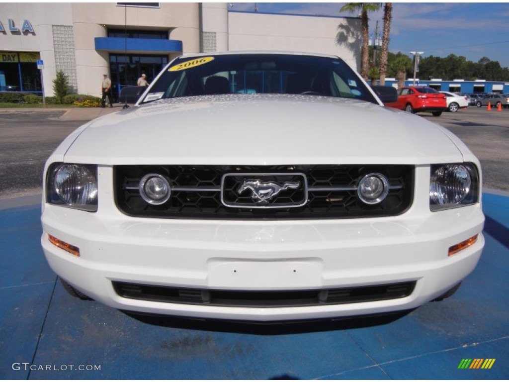 2006 Mustang V6 Premium Coupe - Performance White / Dark Charcoal photo #8