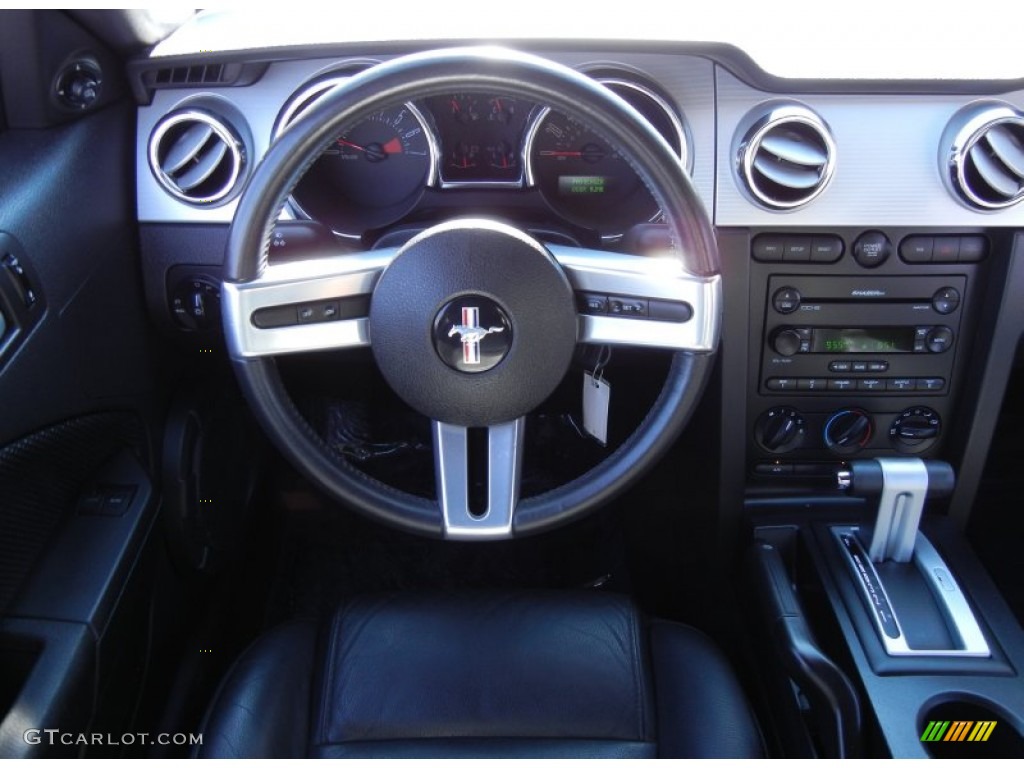 2006 Mustang V6 Premium Coupe - Performance White / Dark Charcoal photo #18