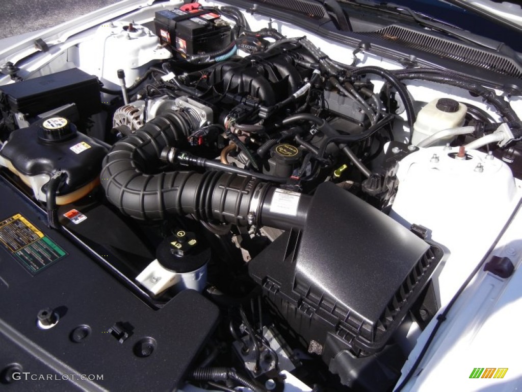2006 Mustang V6 Premium Coupe - Performance White / Dark Charcoal photo #25