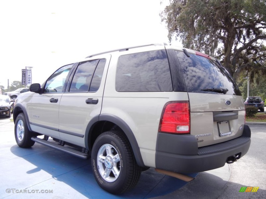 2004 Explorer XLS 4x4 - Pueblo Gold Metallic / Medium Parchment photo #3