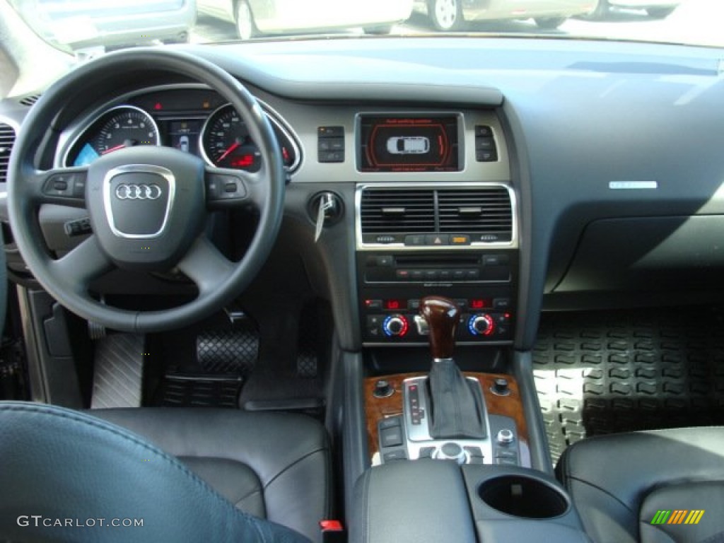 2009 Audi Q7 4.2 Prestige quattro Dashboard Photos