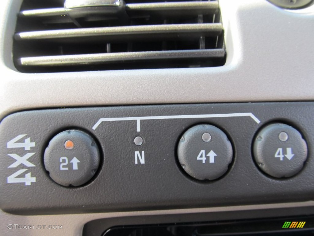 2009 GMC Canyon SLE Crew Cab 4x4 Controls Photo #53865760