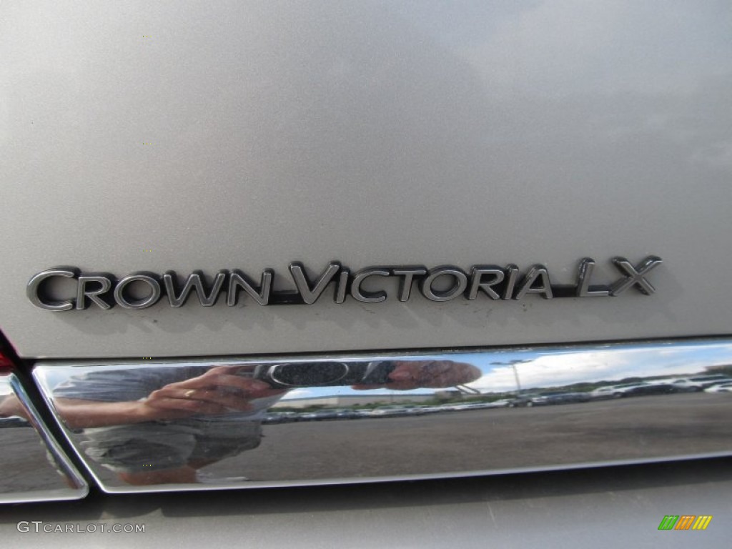 2005 Ford Crown Victoria LX Marks and Logos Photo #53865947