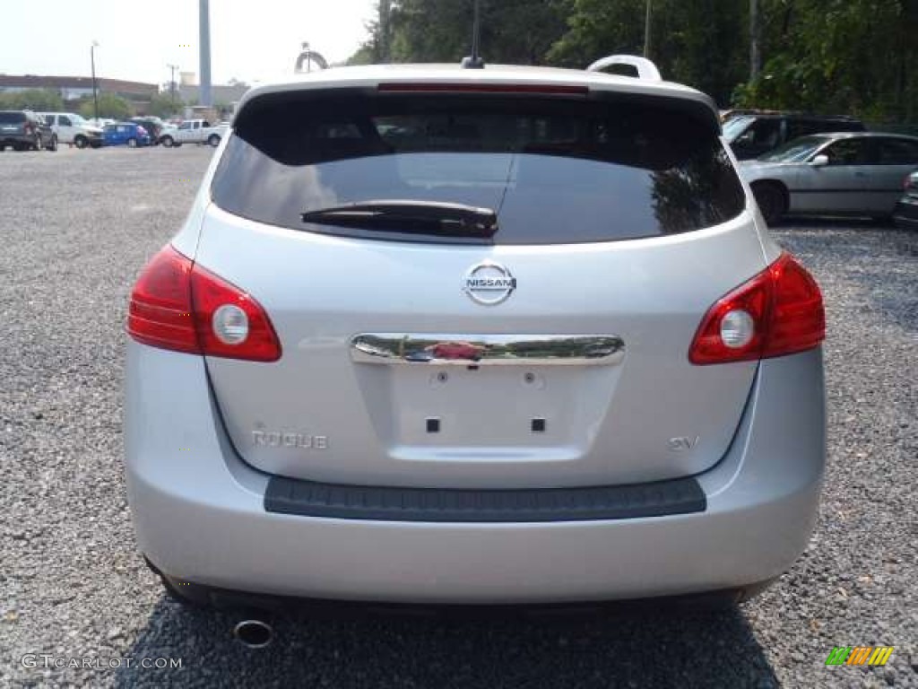 2011 Rogue SV - Silver Ice Metallic / Gray photo #4