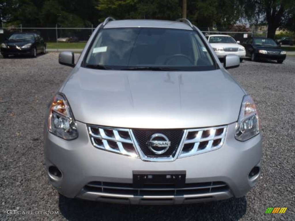 2011 Rogue SV - Silver Ice Metallic / Gray photo #5