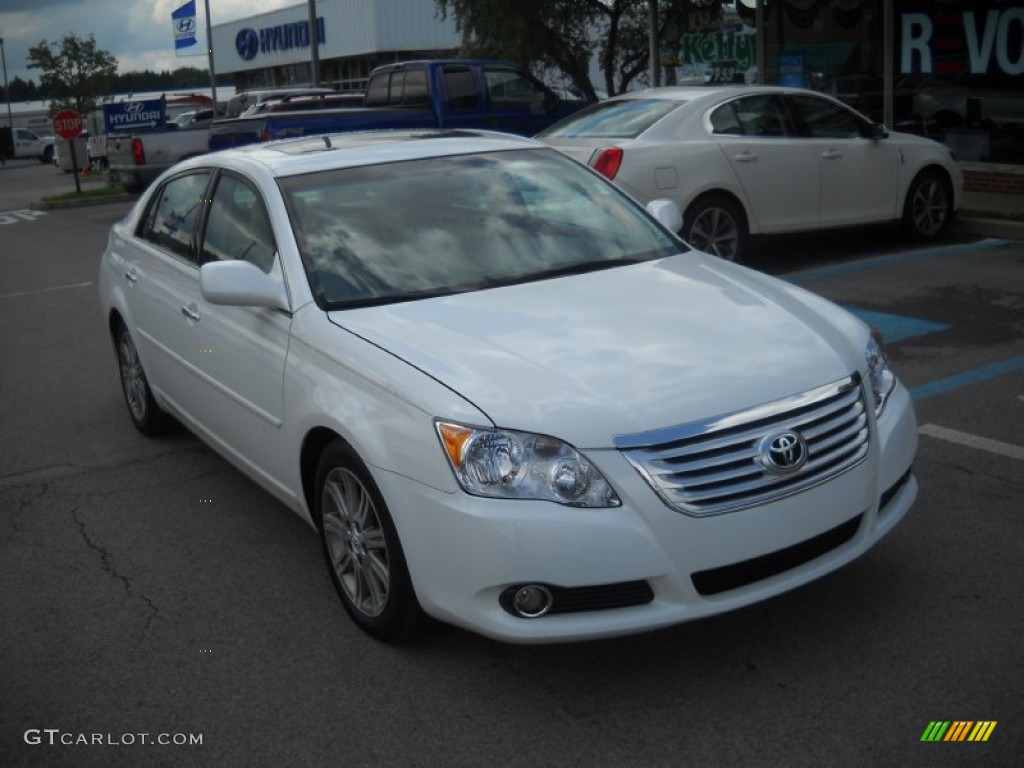 Blizzard White Pearl Toyota Avalon