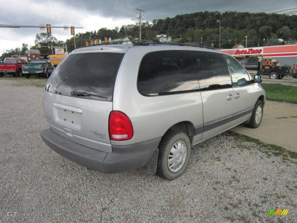 Bright Silver Metallic 2000 Chrysler Grand Voyager SE Exterior Photo #53884085