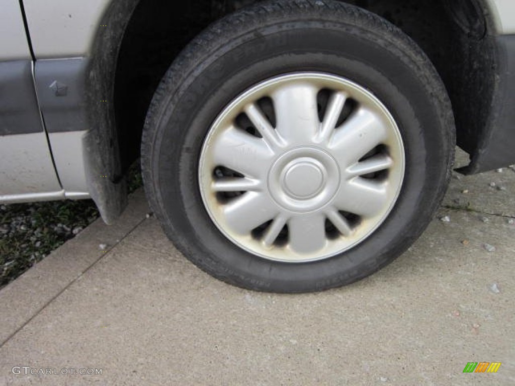 2000 Chrysler Grand Voyager SE Wheel Photos