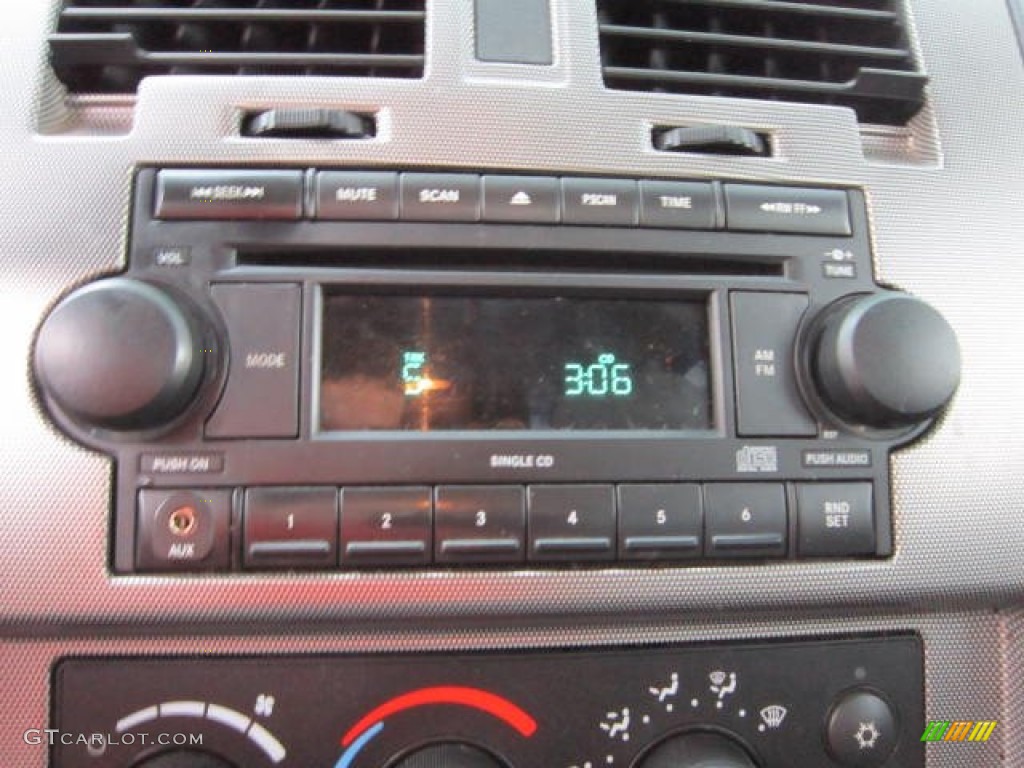 2007 Dodge Dakota SLT Quad Cab 4x4 Audio System Photo #53884694