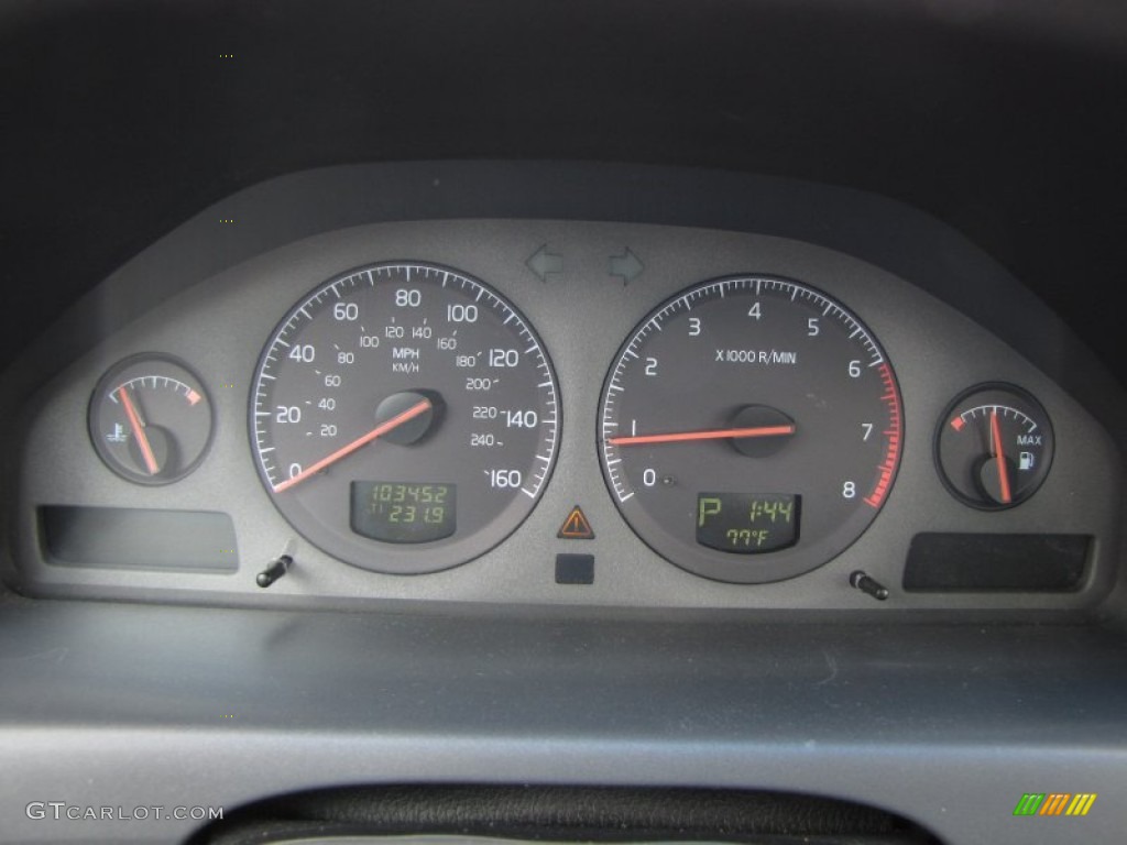 2003 Volvo S60 2.4T Gauges Photo #53886985