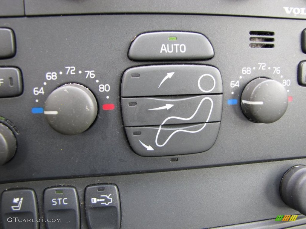 2003 Volvo S60 2.4T Controls Photo #53887010