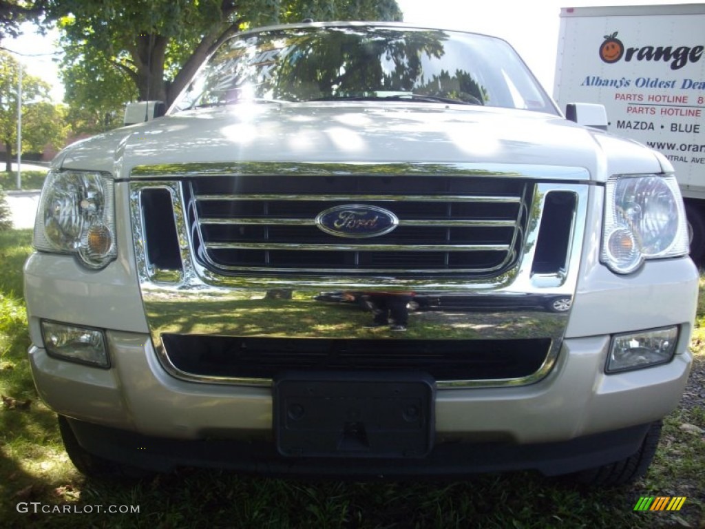 2008 Explorer Eddie Bauer 4x4 - White Suede / Camel photo #4