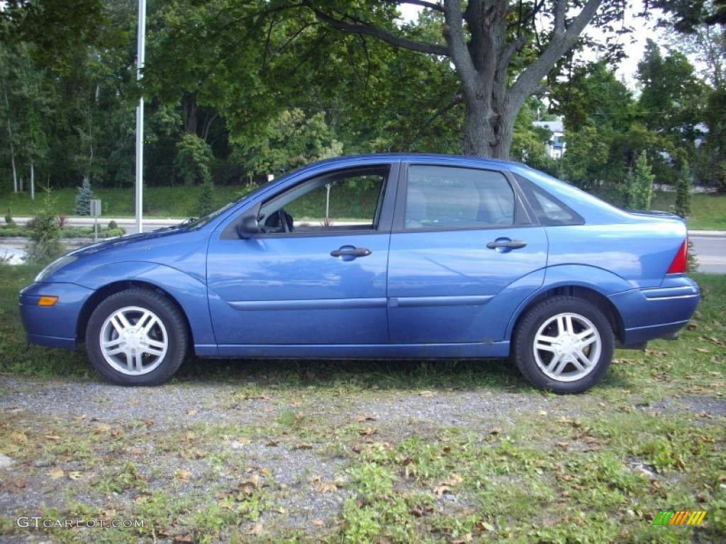 2003 Focus SE Sedan - French Blue Metallic / Medium Graphite photo #2