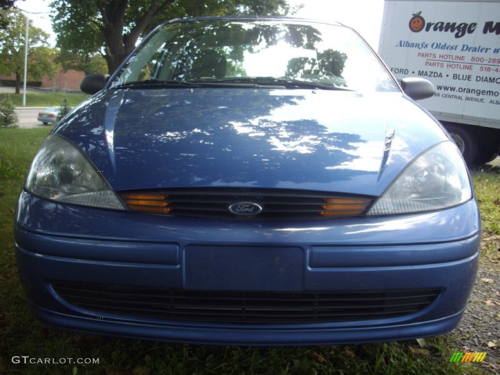 2003 Focus SE Sedan - French Blue Metallic / Medium Graphite photo #4