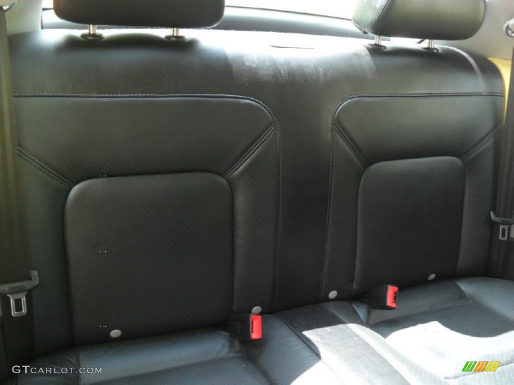 Black Interior 2003 Volkswagen New Beetle GLX 1.8T Coupe Photo #53891399