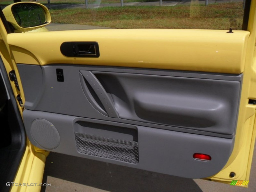 2003 Volkswagen New Beetle GLX 1.8T Coupe Door Panel Photos