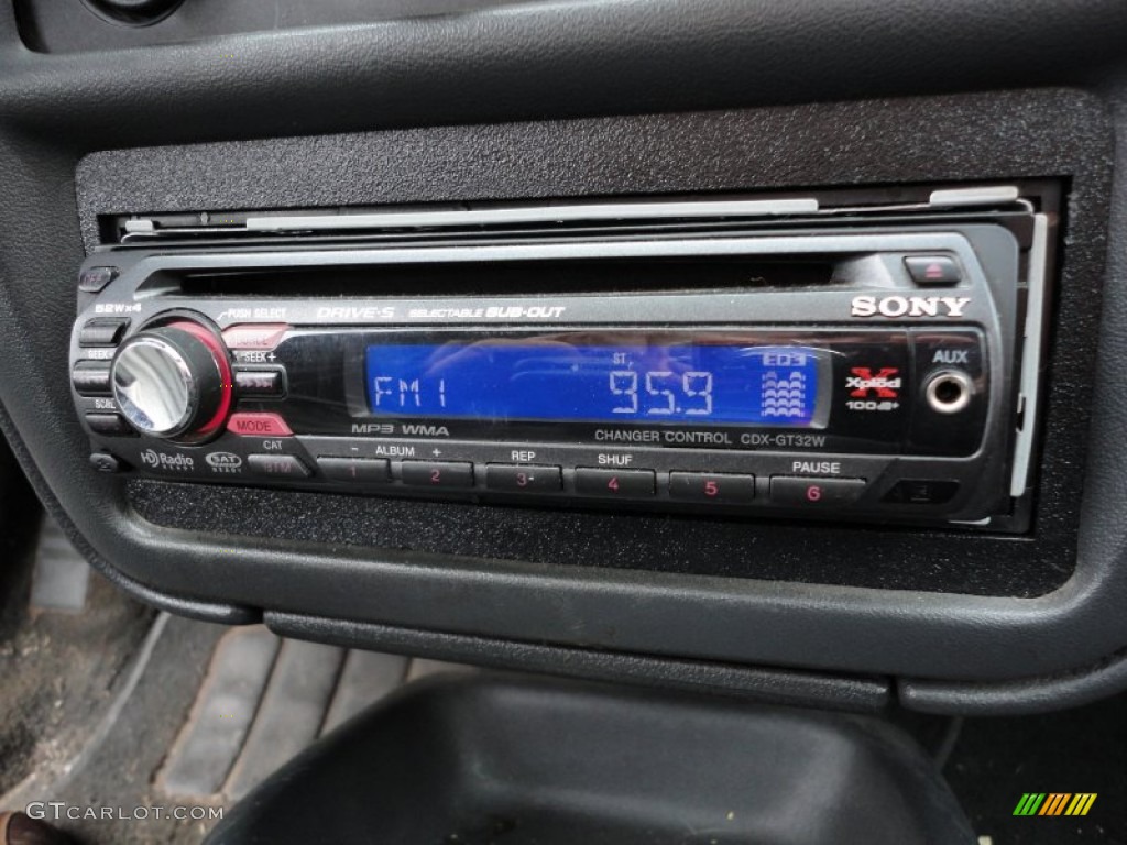 1997 Chevrolet Cavalier Z24 Coupe Audio System Photos