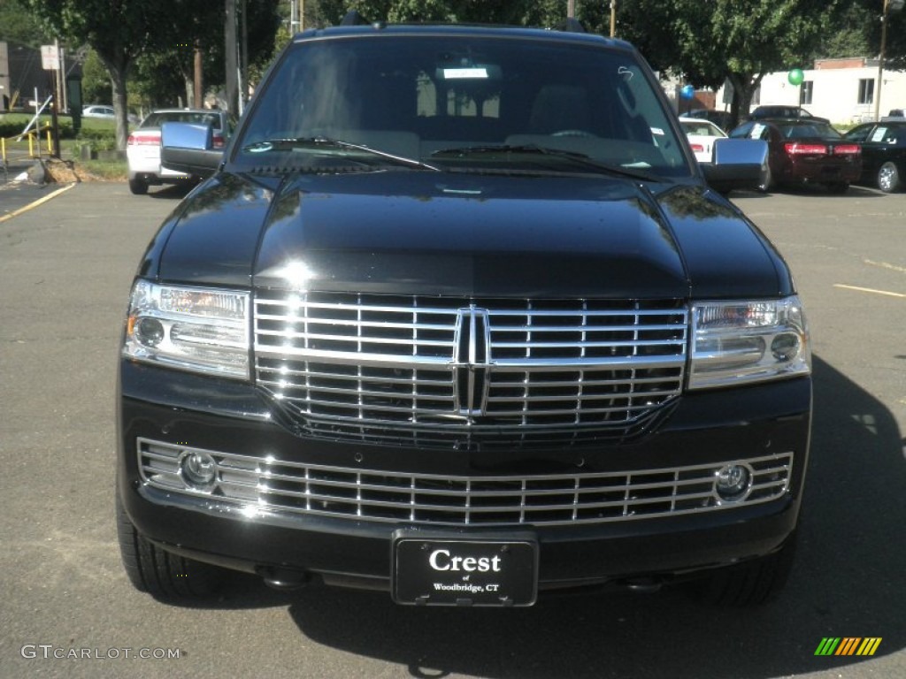 2011 Navigator 4x4 - Tuxedo Black Metallic / Charcoal Black photo #3