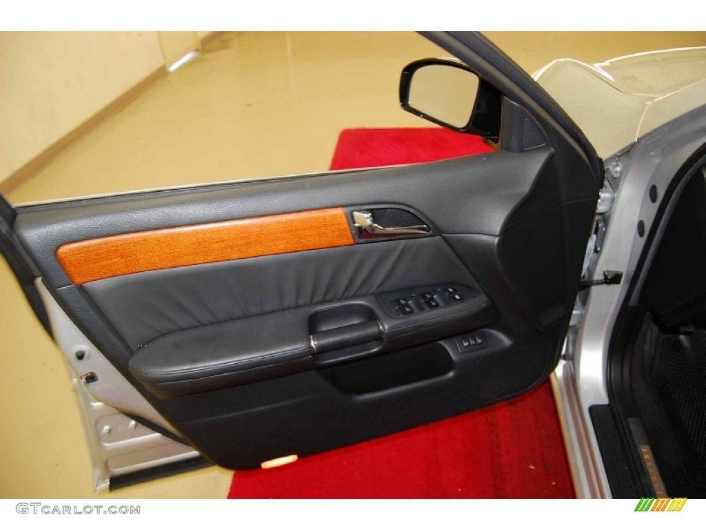 2006 Infiniti M 35 Sedan Graphite Door Panel Photo #53901563