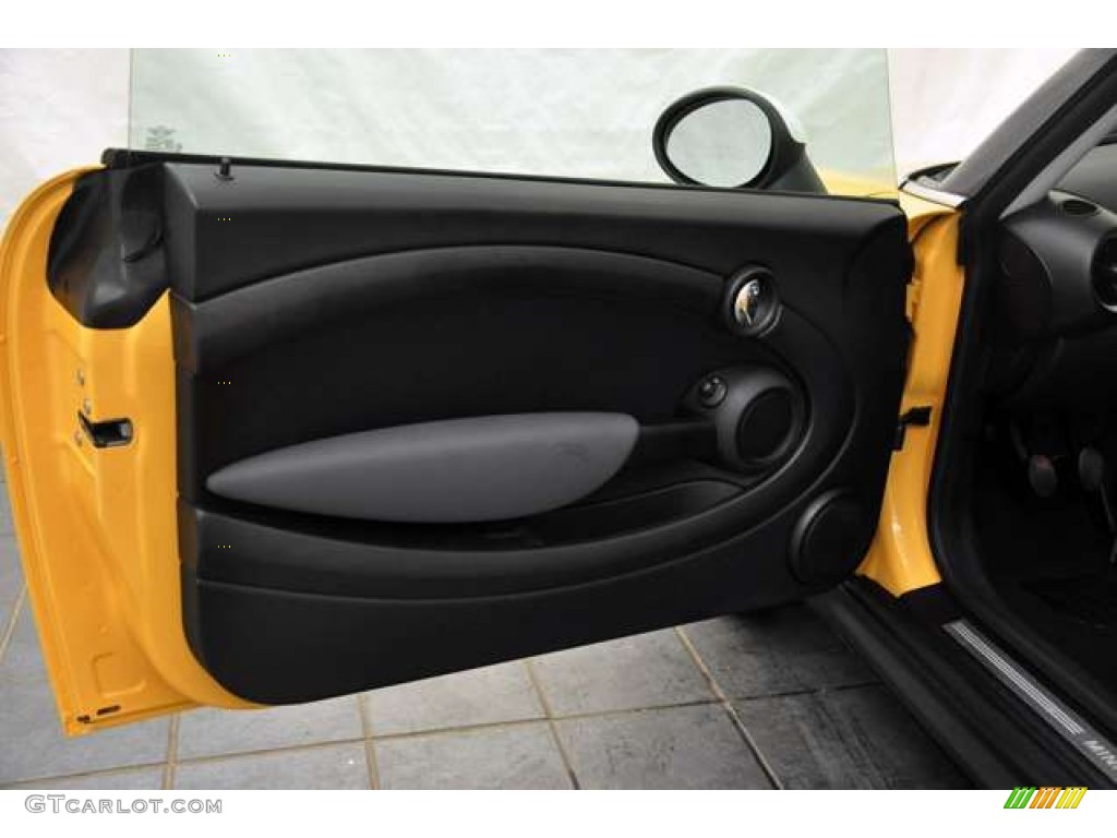 2008 Mini Cooper Hardtop Grey/Black Door Panel Photo #53901956