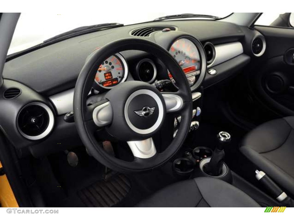 2008 Mini Cooper Hardtop Grey/Black Dashboard Photo #53901974