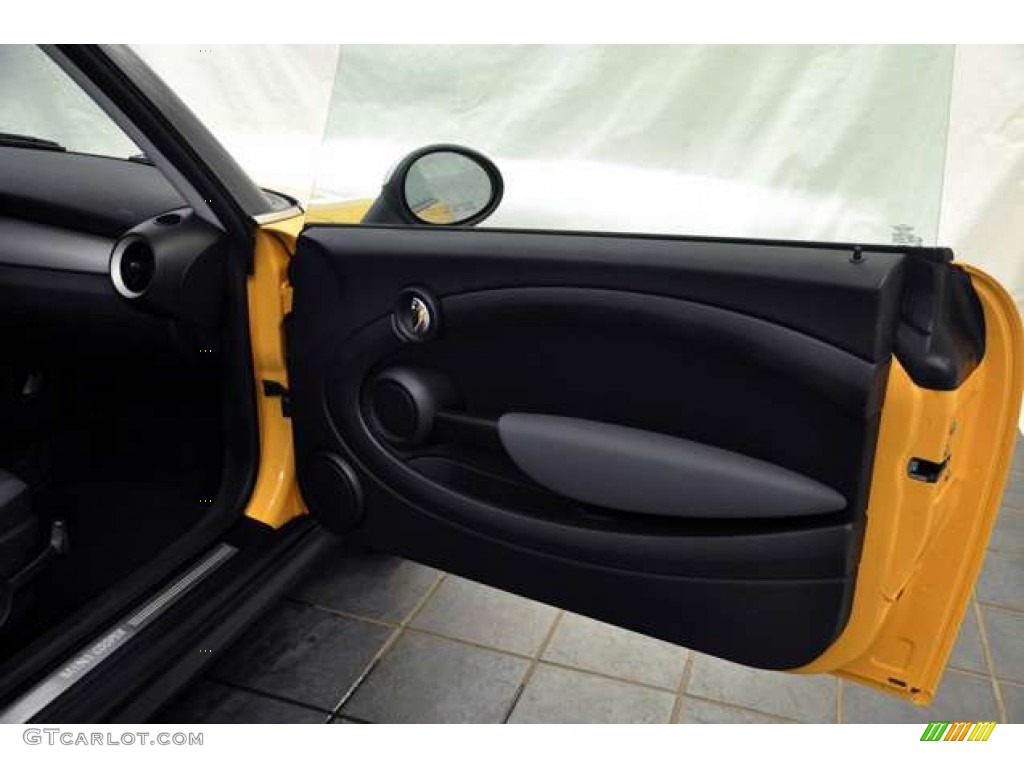 2008 Cooper Hardtop - Mellow Yellow / Grey/Black photo #28