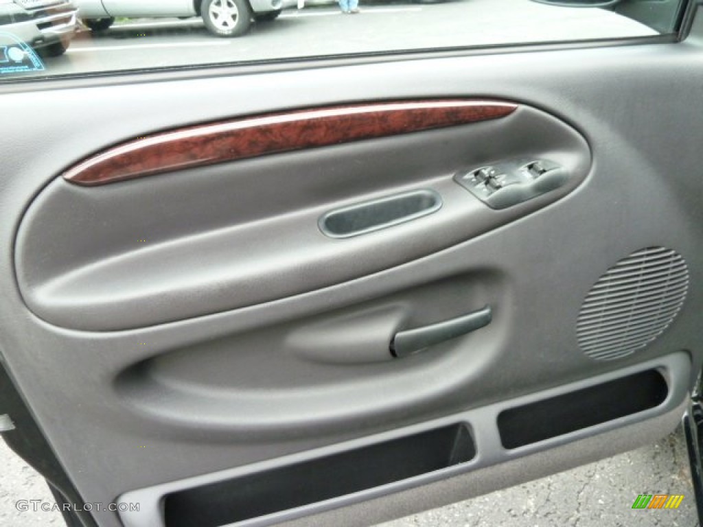2000 Dodge Ram 1500 Sport Extended Cab Agate Door Panel Photo #53902367