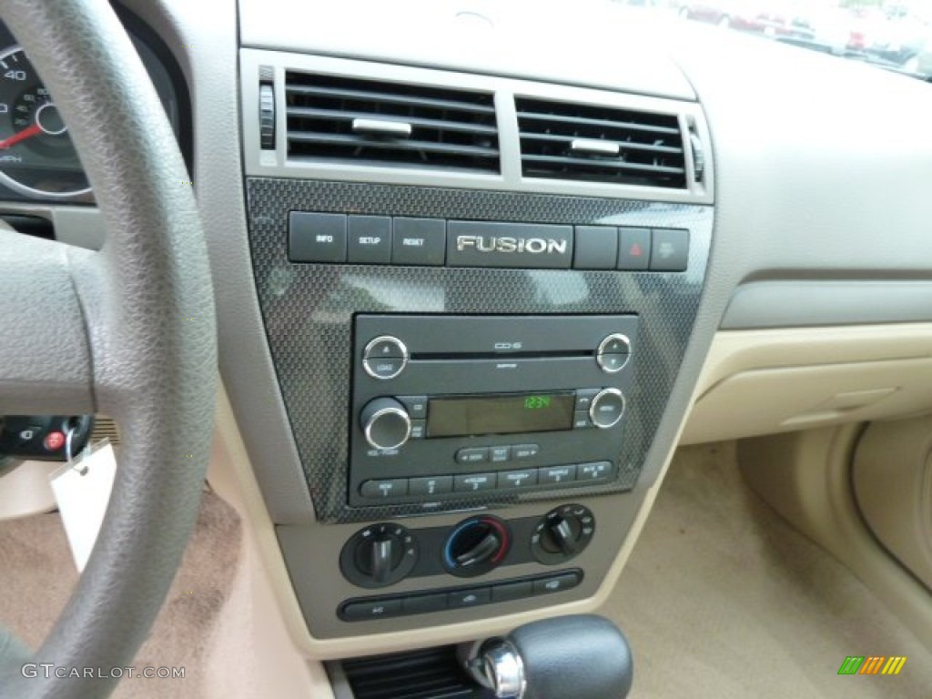 2009 Ford Fusion SE Controls Photo #53902634
