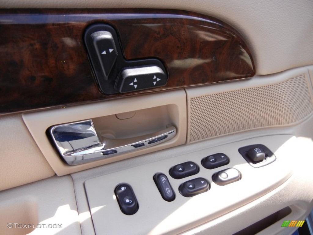 2006 Mercury Grand Marquis GS Controls Photo #53903585