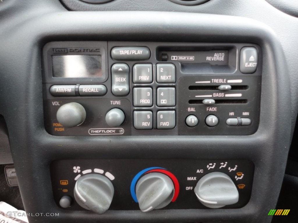 1997 Pontiac Grand Am SE Sedan Controls Photos