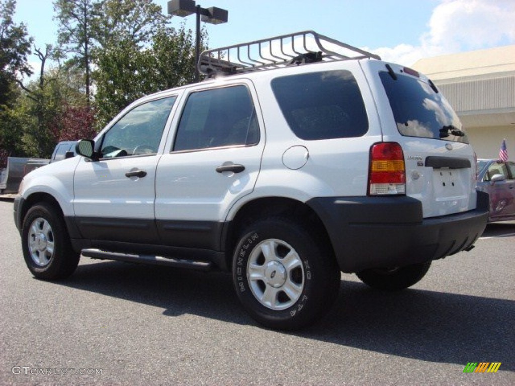 2004 Escape XLT V6 4WD - Oxford White / Medium/Dark Flint photo #5