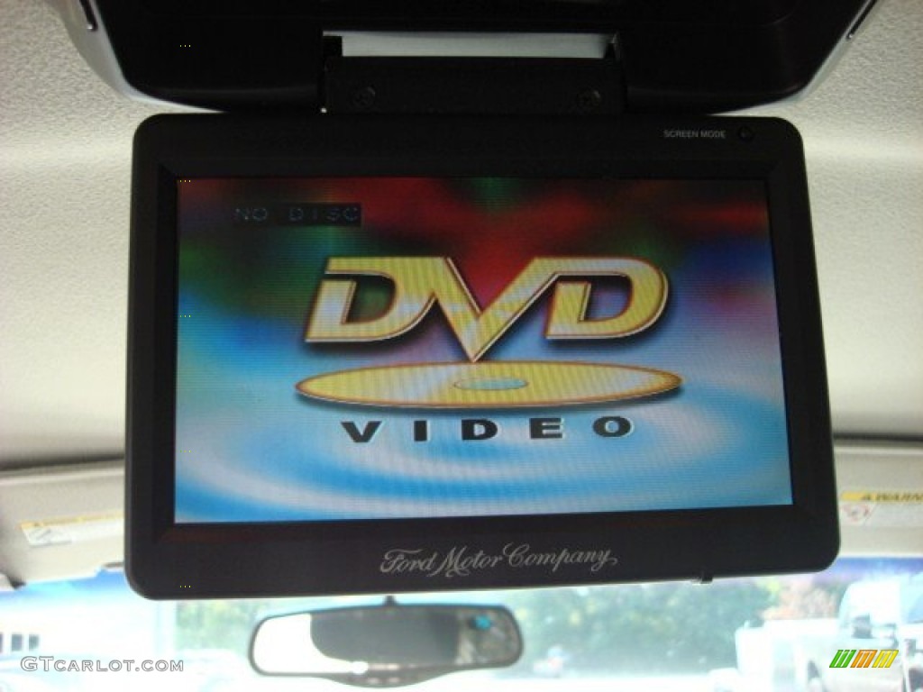 2004 Escape XLT V6 4WD - Oxford White / Medium/Dark Flint photo #13